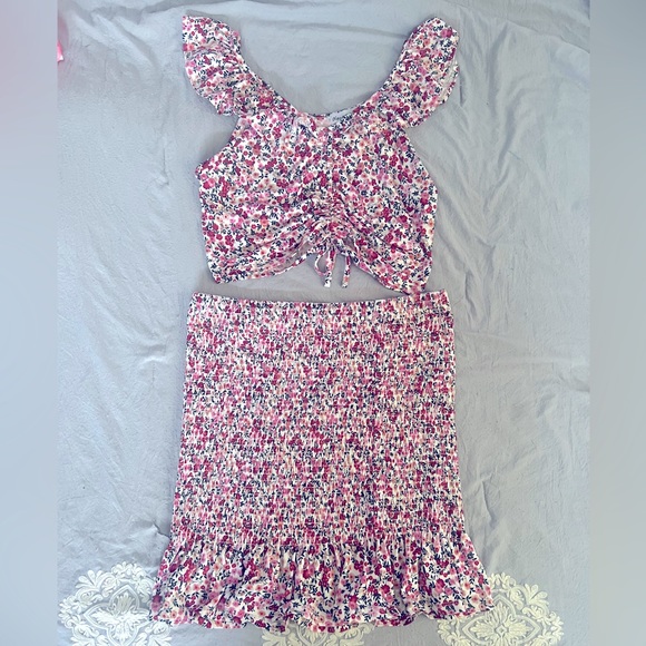 Women’s 2-piece outfit - Picture 1 of 3